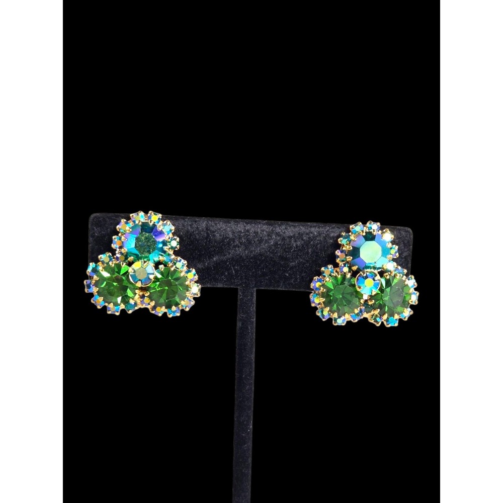Vintage Kramer Emerald Green Blue AB Rinestone Gold Tone Cluster‎ Clip Earrings